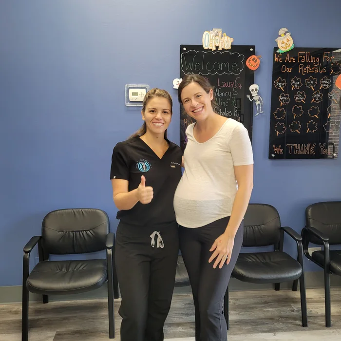 Dr. Noonan with a patient at Full Circle Health in Chesterfield